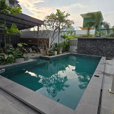 Jonker Street New Cozy Home 20Pax Swimming Pool Karaoke Malacca Exterior photo